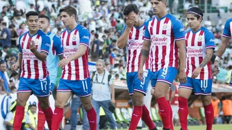 Chivas pondrá transferibles a cuatro jugadores