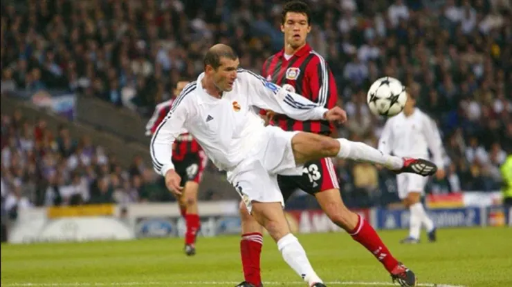 Se cumplen 19 años de la volea de Zidane ante Bayer Leverkusen 