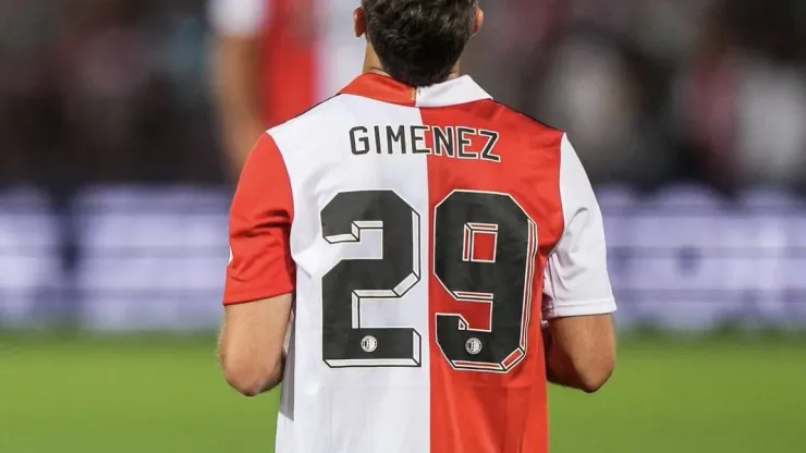 Santi Giménez se estrena con el Feyenoord