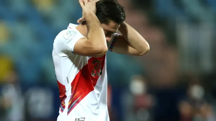 Santiago Ormeño no vio acción en la derrota de Perú ante México. | Getty Images 
