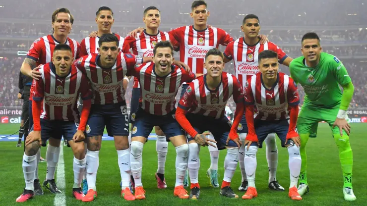 Chivas presentó una alineación inédita con 7 canteranos para el Clásico Nacional contra América en el Clausura 2023. Foto: Imago7

