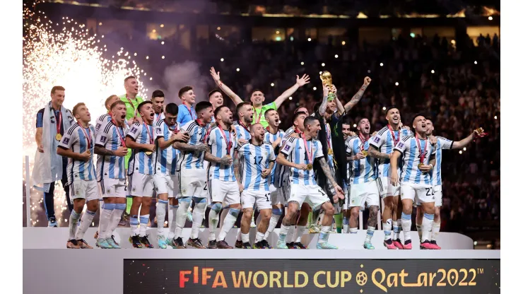 Argentina levantó la Copa del Mundo en Qatar – Getty Images
